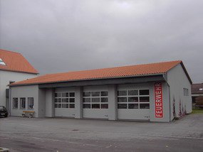 das neu erbaute feuerwehrhaus